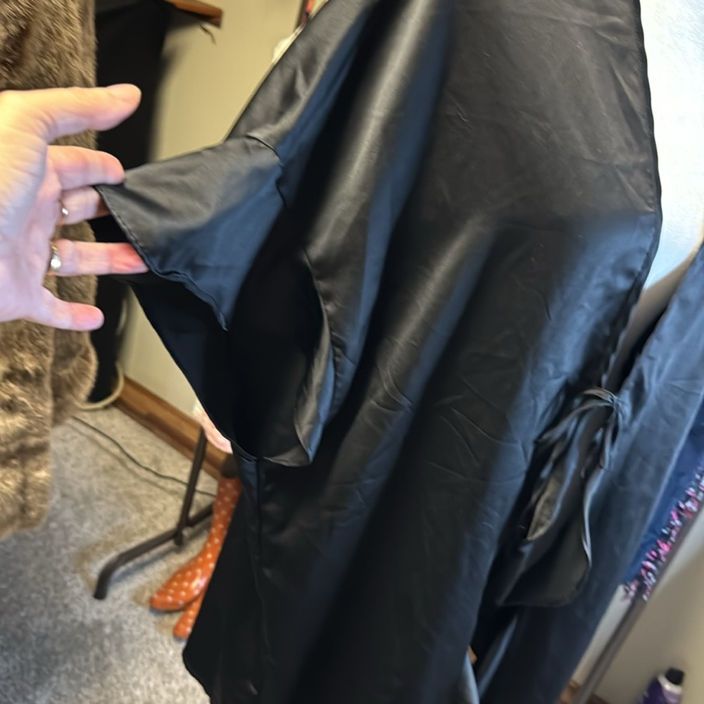 Victoria’s Secret Love Black satin Cover up. One size. Always trendy - Picture 4 of 8